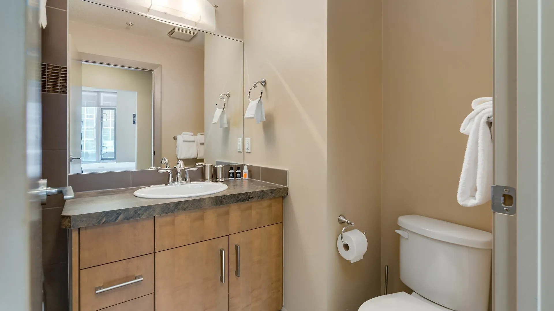 Vetro Apartments By Corporate Stays Calgary Canada